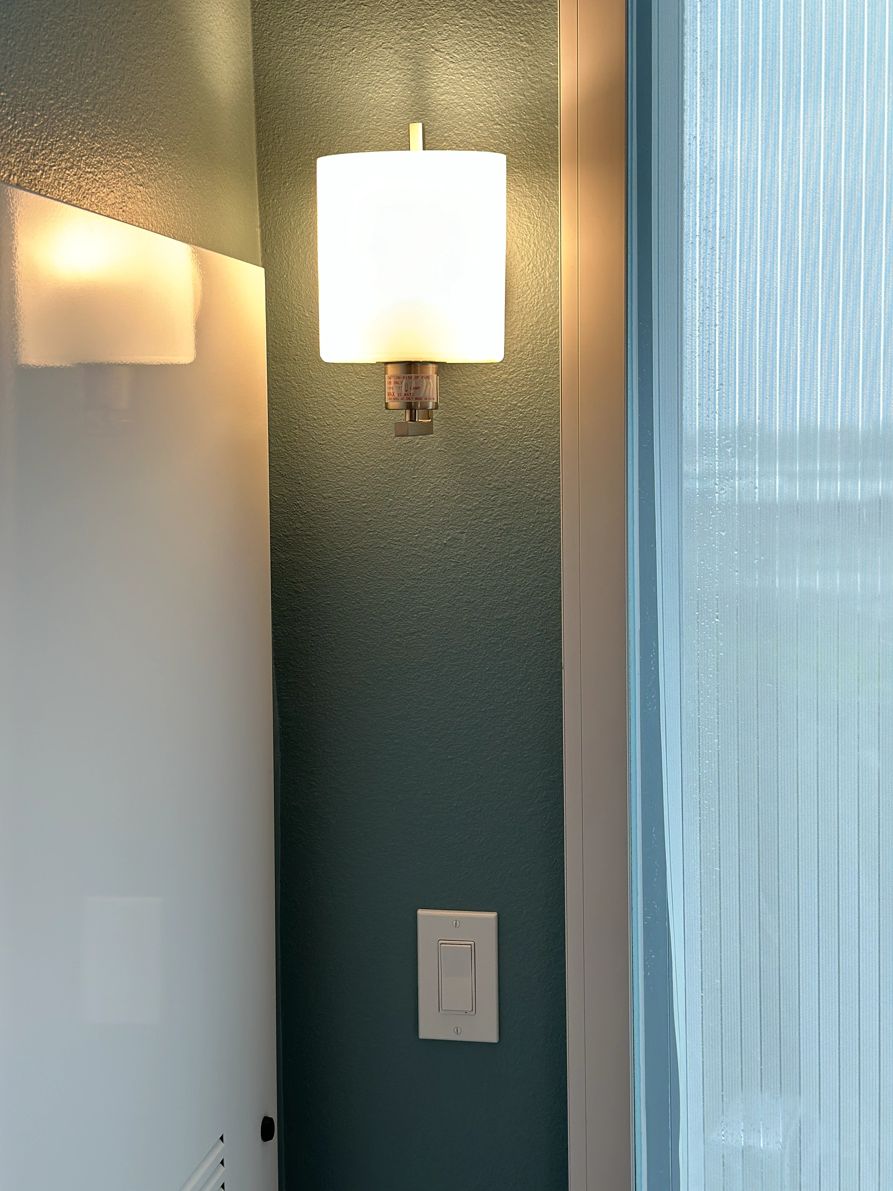 Light switch room photo 1